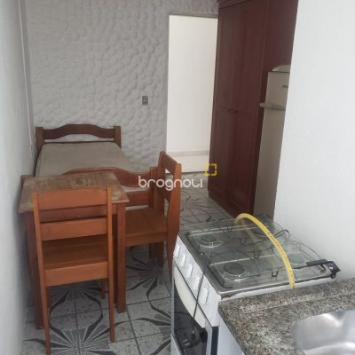 Casa Comercial com 700m², 2 garagens, no bairro Trindade em Florianópolis