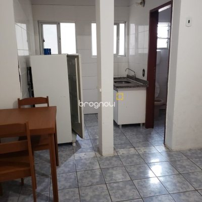 Casa Comercial com 700m², 2 garagens, no bairro Trindade em Florianópolis