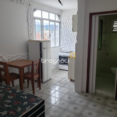 Casa Comercial com 700m², 2 garagens, no bairro Trindade em Florianópolis