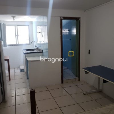 Casa Comercial com 700m², 2 garagens, no bairro Trindade em Florianópolis