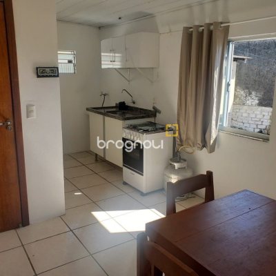 Casa Comercial com 700m², 2 garagens, no bairro Trindade em Florianópolis