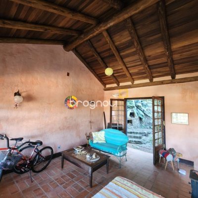 Casa com 130m², 2 quartos, 1 garagem, no bairro Morro das Pedras em Florianópolis
