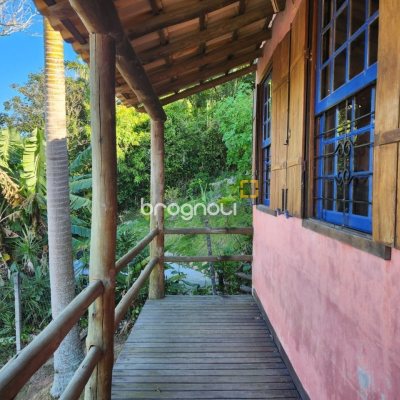 Casa com 130m², 2 quartos, 1 garagem, no bairro Morro das Pedras em Florianópolis
