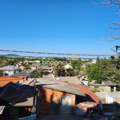 Casa com 130m², 2 quartos, 1 garagem, no bairro Morro das Pedras em Florianópolis