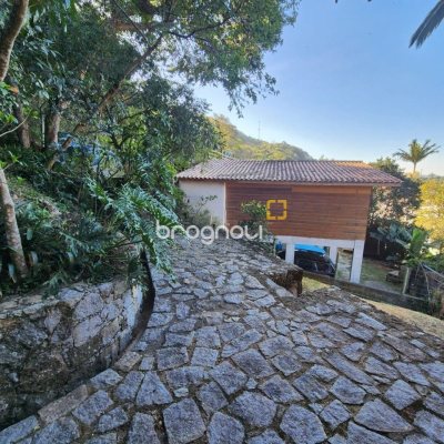 Casa com 130m², 2 quartos, 1 garagem, no bairro Morro das Pedras em Florianópolis
