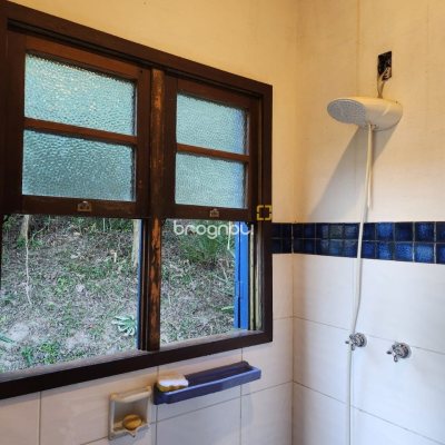 Casa com 130m², 2 quartos, 1 garagem, no bairro Morro das Pedras em Florianópolis