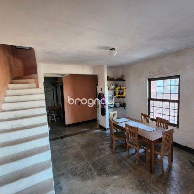 Casa com 130m², 2 quartos, 1 garagem, no bairro Morro das Pedras em Florianópolis