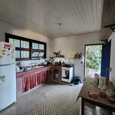 Casa com 130m², 2 quartos, 1 garagem, no bairro Morro das Pedras em Florianópolis