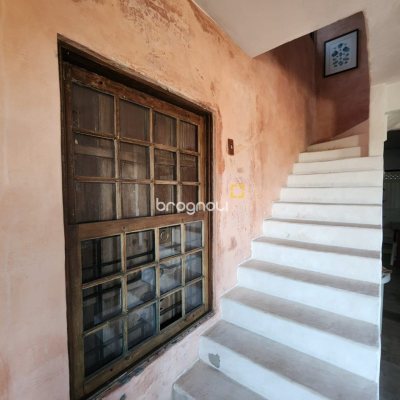 Casa com 130m², 2 quartos, 1 garagem, no bairro Morro das Pedras em Florianópolis