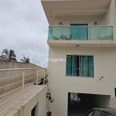 Casa com 291m², 4 quartos (sendo 4 suítes), 3 garagens, no bairro Trindade em Florianópolis