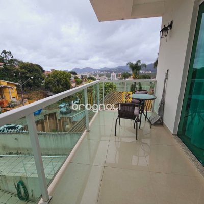 Casa com 291m², 4 quartos (sendo 4 suítes), 3 garagens, no bairro Trindade em Florianópolis