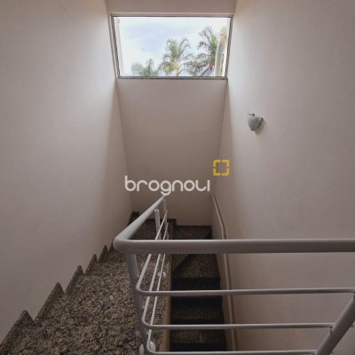 Casa com 291m², 4 quartos (sendo 4 suítes), 3 garagens, no bairro Trindade em Florianópolis