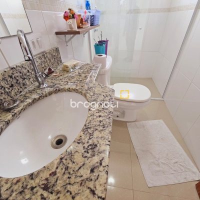 Casa com 291m², 4 quartos (sendo 4 suítes), 3 garagens, no bairro Trindade em Florianópolis