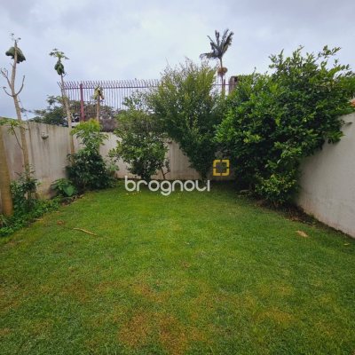 Casa com 291m², 4 quartos (sendo 4 suítes), 3 garagens, no bairro Trindade em Florianópolis