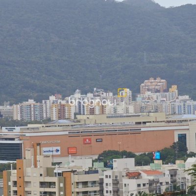 Casa com 291m², 4 quartos (sendo 4 suítes), 3 garagens, no bairro Trindade em Florianópolis
