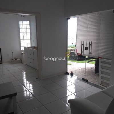 Casa com 139m², 2 quartos (sendo 1 suíte), 1 garagem, no bairro Agronômica em Florianópolis