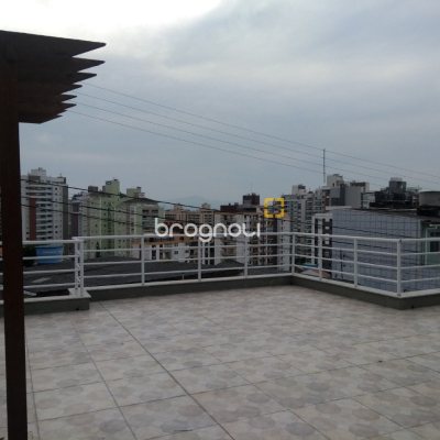 Casa com 139m², 2 quartos (sendo 1 suíte), 1 garagem, no bairro Agronômica em Florianópolis