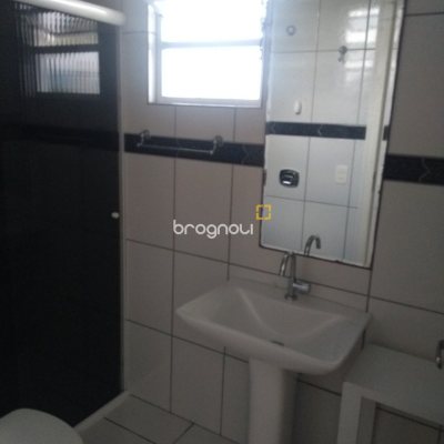 Casa com 139m², 2 quartos (sendo 1 suíte), 1 garagem, no bairro Agronômica em Florianópolis