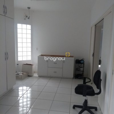 Casa com 139m², 2 quartos (sendo 1 suíte), 1 garagem, no bairro Agronômica em Florianópolis