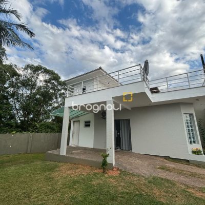 Casa com 139m², 2 quartos (sendo 1 suíte), 1 garagem, no bairro Agronômica em Florianópolis
