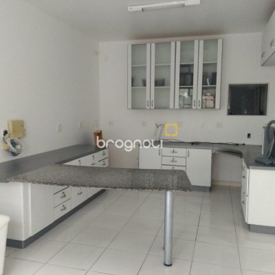 Casa com 139m², 2 quartos (sendo 1 suíte), 1 garagem, no bairro Agronômica em Florianópolis