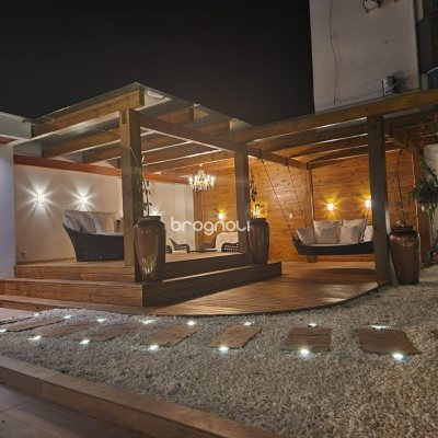 Casa com 278m², 3 quartos (sendo 1 suíte), 3 garagens, no bairro Canasvieiras em Florianópolis