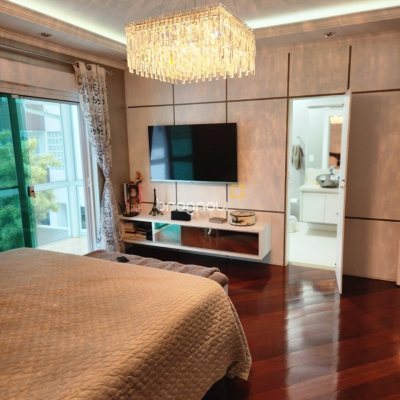 Casa com 278m², 3 quartos (sendo 1 suíte), 3 garagens, no bairro Canasvieiras em Florianópolis