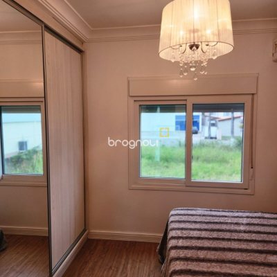 Casa com 278m², 3 quartos (sendo 1 suíte), 3 garagens, no bairro Canasvieiras em Florianópolis