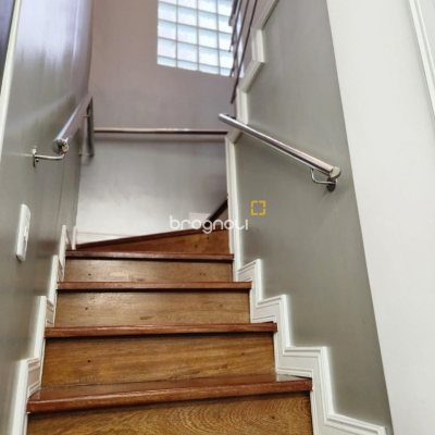 Casa com 278m², 3 quartos (sendo 1 suíte), 3 garagens, no bairro Canasvieiras em Florianópolis