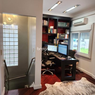 Casa com 278m², 3 quartos (sendo 1 suíte), 3 garagens, no bairro Canasvieiras em Florianópolis