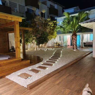 Casa com 278m², 3 quartos (sendo 1 suíte), 3 garagens, no bairro Canasvieiras em Florianópolis