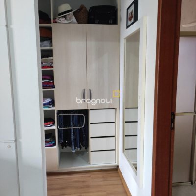 Casa com 143m², 4 quartos (sendo 1 suíte), 2 garagens, no bairro Centro em São José
