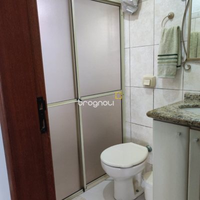 Casa com 143m², 4 quartos (sendo 1 suíte), 2 garagens, no bairro Centro em São José
