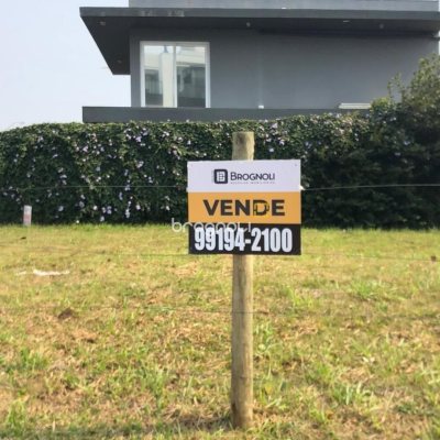 Terreno com 533m², no bairro Campeche em Florianópolis