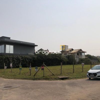Terreno com 533m², no bairro Campeche em Florianópolis