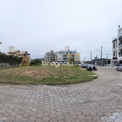 Terreno com 533m², no bairro Campeche em Florianópolis