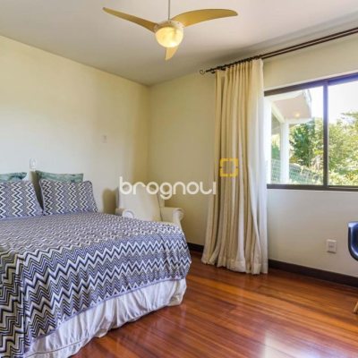 Casa com 430m², 4 quartos (sendo 4 suítes), 8 garagens, no bairro Lagoa da Conceição em Florianópolis