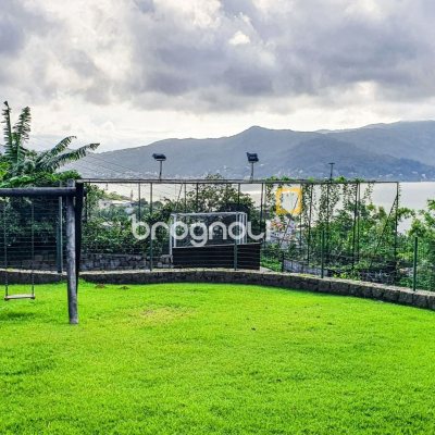 Casa com 430m², 4 quartos (sendo 4 suítes), 8 garagens, no bairro Lagoa da Conceição em Florianópolis