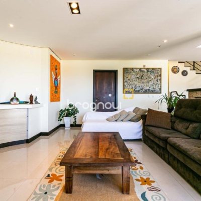 Casa com 430m², 4 quartos (sendo 4 suítes), 8 garagens, no bairro Lagoa da Conceição em Florianópolis