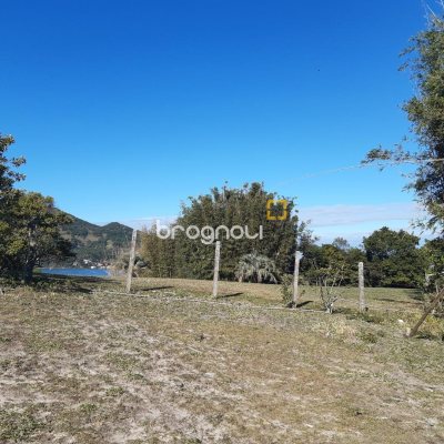 Terreno com 4260m², no bairro Ribeirão da Ilha em Florianópolis