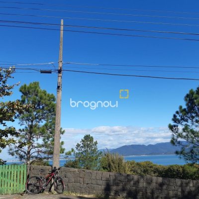 Terreno com 4260m², no bairro Ribeirão da Ilha em Florianópolis