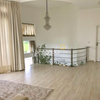Casa com 460m², 3 quartos (sendo 3 suítes), 3 garagens, no bairro Lagoa da Conceição em Florianópolis