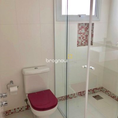 Casa com 460m², 3 quartos (sendo 3 suítes), 3 garagens, no bairro Lagoa da Conceição em Florianópolis