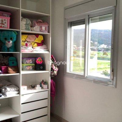 Casa com 460m², 3 quartos (sendo 3 suítes), 3 garagens, no bairro Lagoa da Conceição em Florianópolis