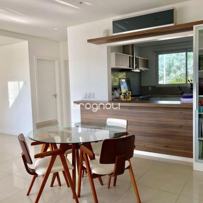 Casa com 460m², 3 quartos (sendo 3 suítes), 3 garagens, no bairro Lagoa da Conceição em Florianópolis