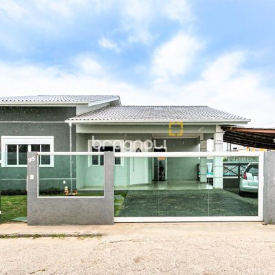 Casa com 120m², 2 quartos (sendo 1 suíte), 2 garagens, no bairro Campeche em Florianópolis