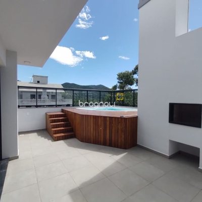 Cobertura com 120m², 2 quartos (sendo 1 suíte), 1 garagem, no bairro Açores em Florianópolis