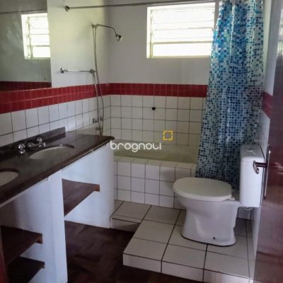 Casa com 600m², 4 quartos (sendo 2 suítes), 12 garagens, no bairro Campeche em Florianópolis