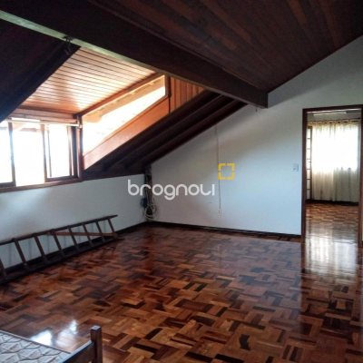 Casa com 600m², 4 quartos (sendo 2 suítes), 12 garagens, no bairro Campeche em Florianópolis
