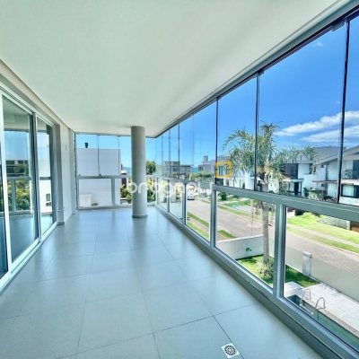 Casa de Condomínio com 400m², 5 quartos (sendo 3 suítes), 4 garagens, no bairro Morro das Pedras em Florianópolis